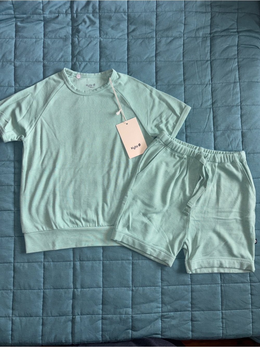 Kyte Baby Wasabi Short Sleeve Jogger Set 5T